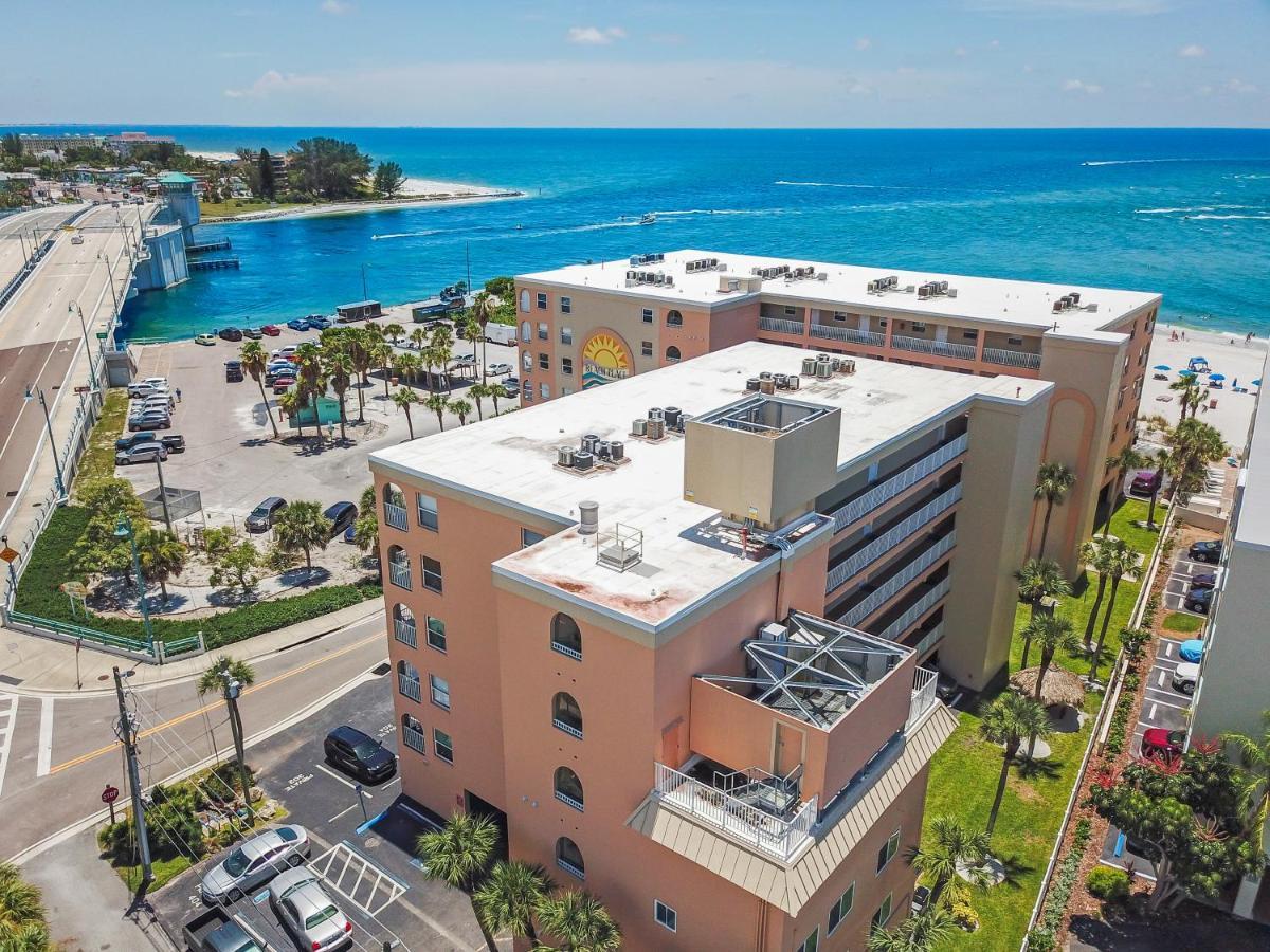 401 Beach Place Condos St. Pete Beach Exterior foto